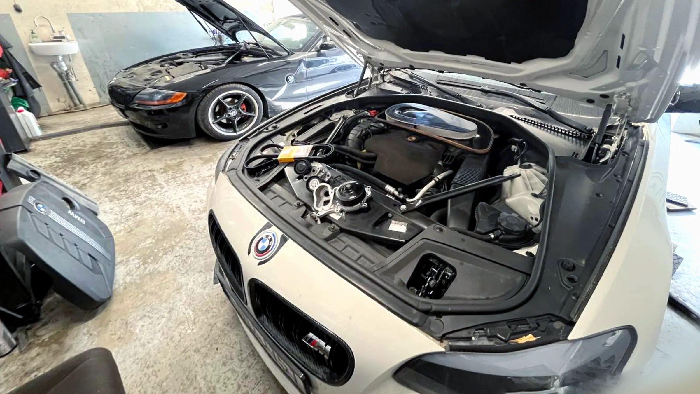 Auto service workshop